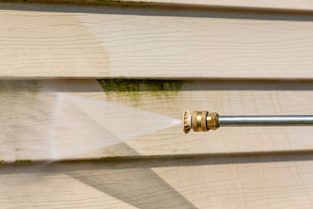 Best Deck Pressure Washing  in Manitowoc, WI