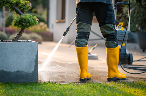 Fence Pressure Washing in Manitowoc, WI